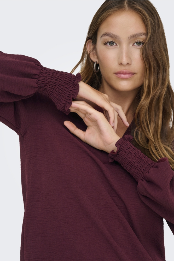 Only bordeaux dames blouse | Close up