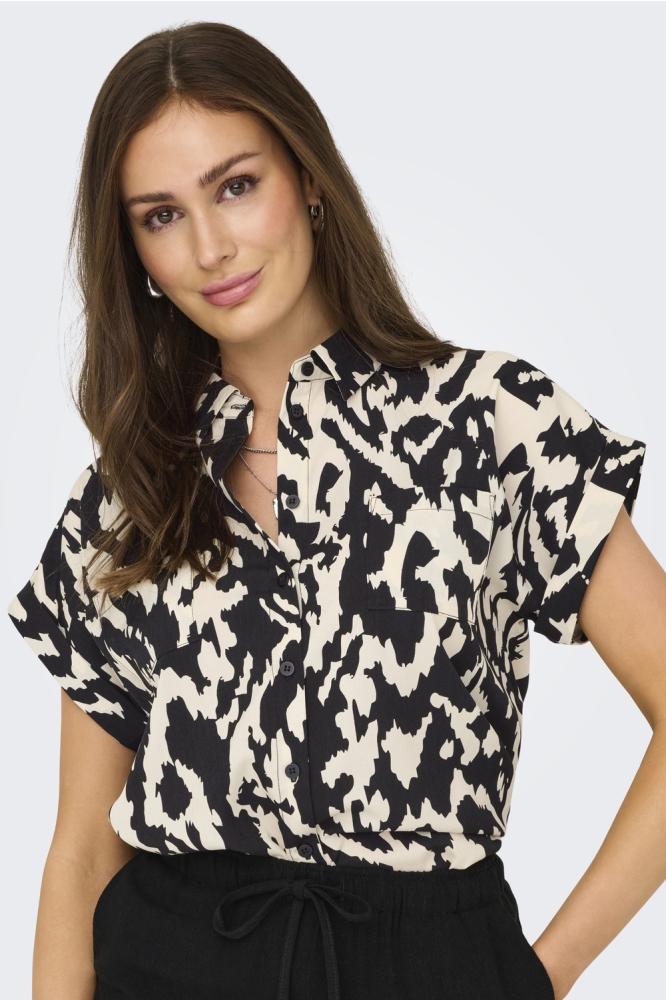 ONLHANNOVER LIFE S/S SHIRT WVN NOOS 15351855 BIRCH/BLACK GRAP