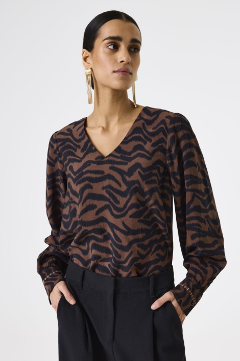 Garcia zwarte dames t-shirt | Model vooraanzicht