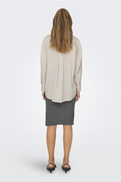 Only ecru dames blouse | Model achteraanzicht