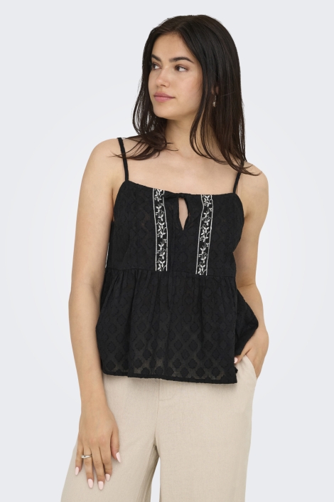 Only zwarte dames top | Model vooraanzicht