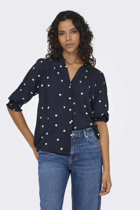 Only blauwe dames blouse | Model vooraanzicht