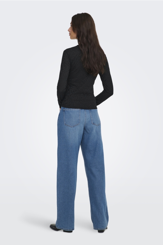 Only zwarte dames t-shirt | Model