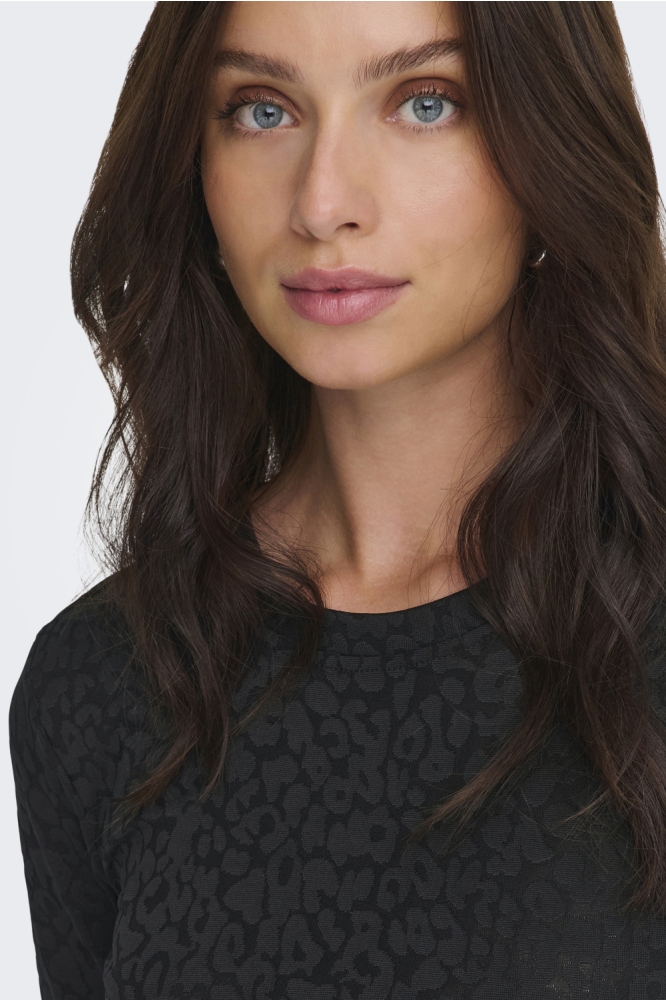 Only zwarte dames t-shirt | Close up