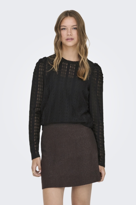 Only zwarte dames t-shirt | Model vooraanzicht