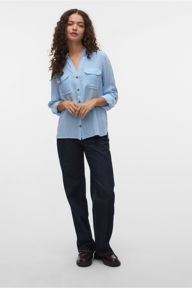 Vero Moda blauwe dames blouse | Model vooraanzicht