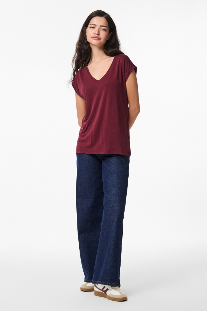 Pieces bordeaux dames t-shirt | Model vooraanzicht