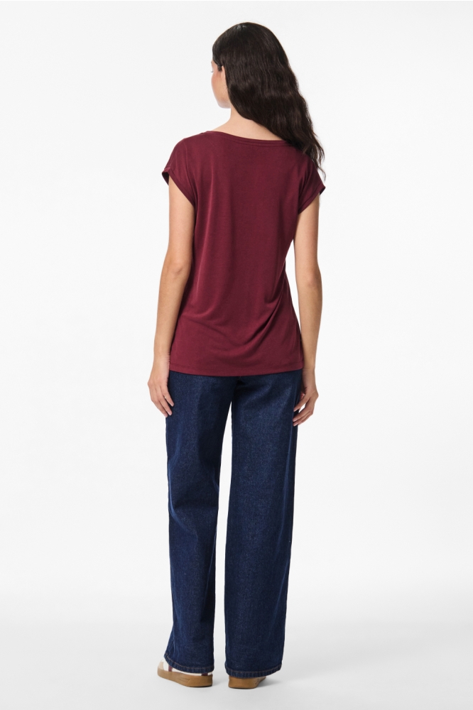 Pieces bordeaux dames t-shirt | Model achteraanzicht