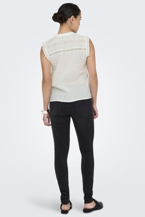 Only witte dames blouse | Model achteraanzicht