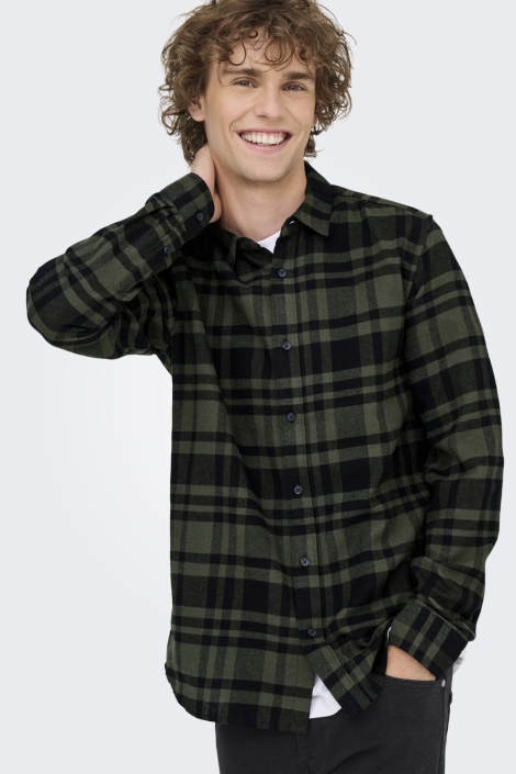 Only & Sons groene heren overhemd | Model vooraanzicht
