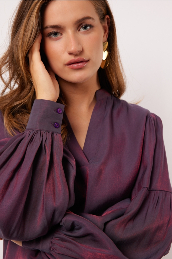 Fluresk paarse dames blouse | Close up