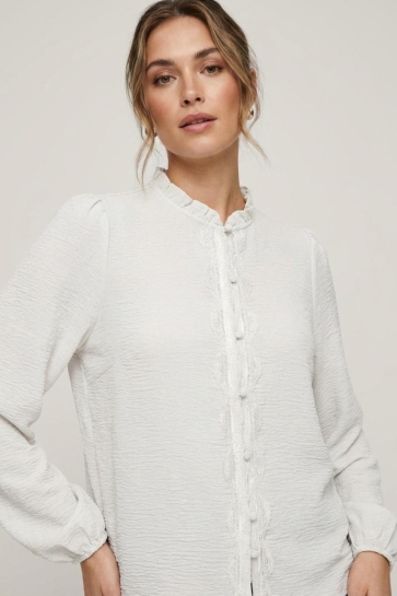 Only ONLMETTE LIFE LS LOOSE LACE TOP WVN 15364350 CLOUD DANCER