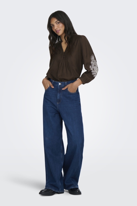 Only bruine dames blouse | Model vooraanzicht