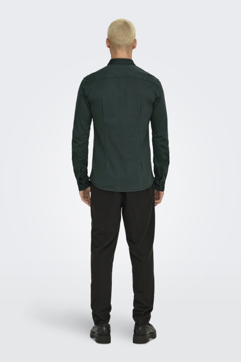 Only & Sons groene heren overhemd | Model achteraanzicht