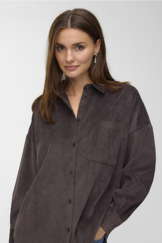 Vero Moda bruine dames blouse | Model vooraanzicht