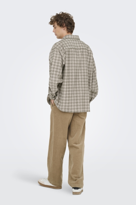 Only & Sons groene heren overhemd | Model achteraanzicht