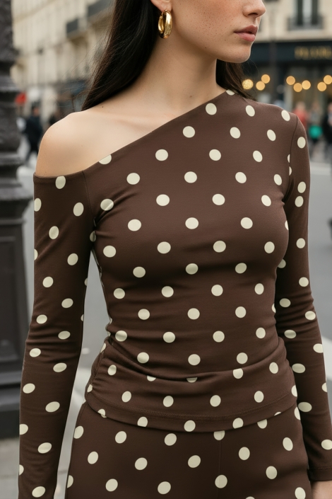 Hypedrop bruine dames t-shirt | Close up