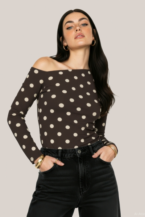 Hype Drop bruine dames t-shirt | Model vooraanzicht