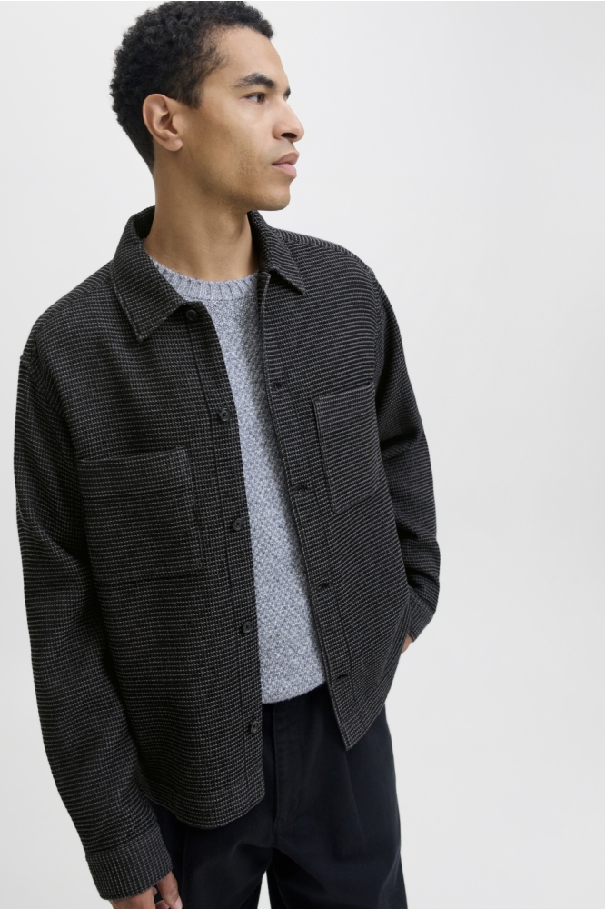 Jack & Jones zwarte heren overhemd | Model vooraanzicht