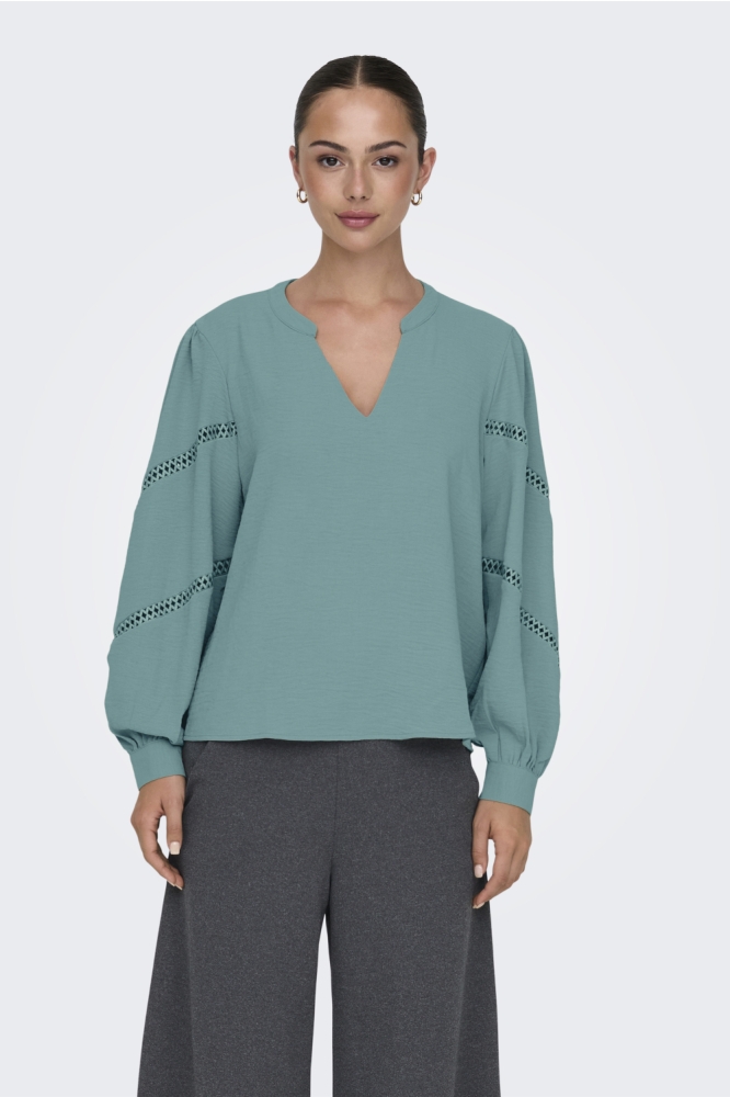 Jacqueline de Yong groene dames t-shirt | Model vooraanzicht