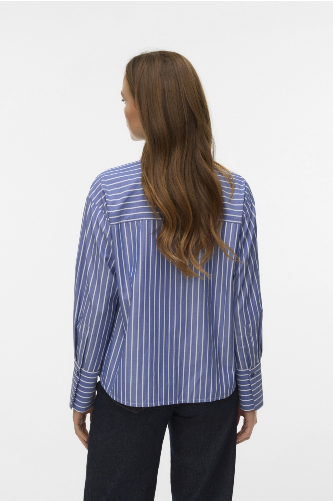 Vero Moda blauwe dames blouse | Model achteraanzicht