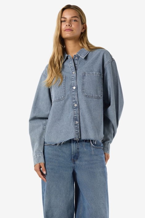 Noisy may blauwe dames blouse | Model vooraanzicht