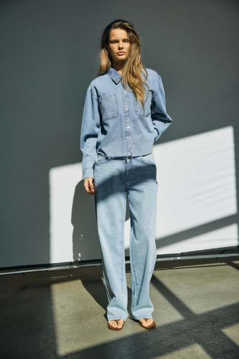 Noisy may blauwe dames jas | Model vooraanzicht