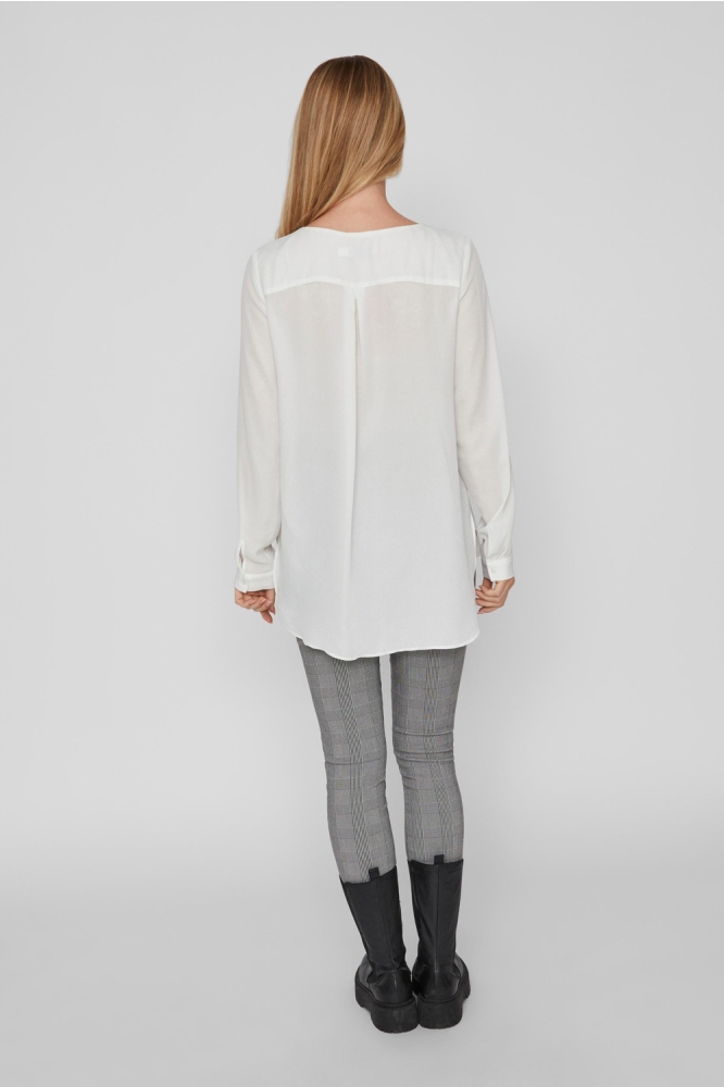 Vila witte dames blouse | Model achteraanzicht