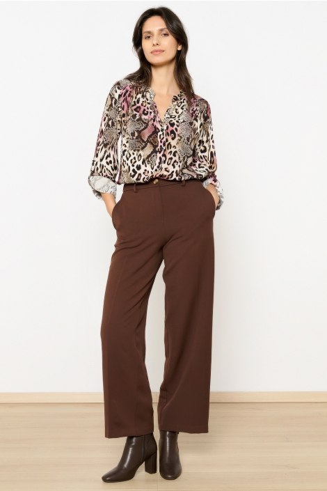LolaLiza camel dames blouse | Model