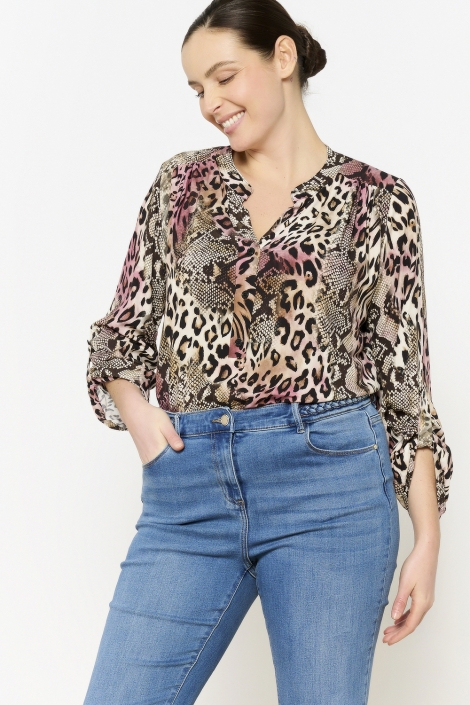 LolaLiza camel dames blouse | Model vooraanzicht