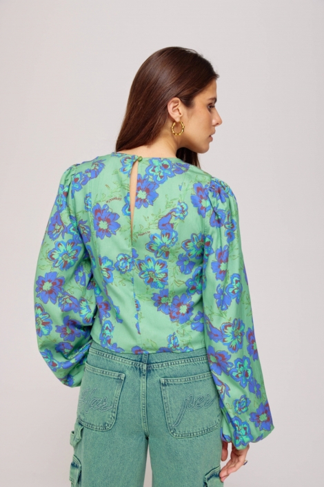 Harper & Yve groene dames blouse | Model achteraanzicht