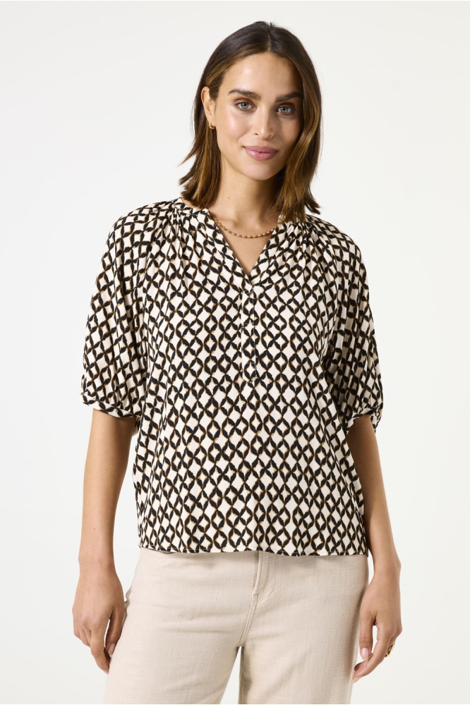 Garcia ecru dames blouse | Model vooraanzicht