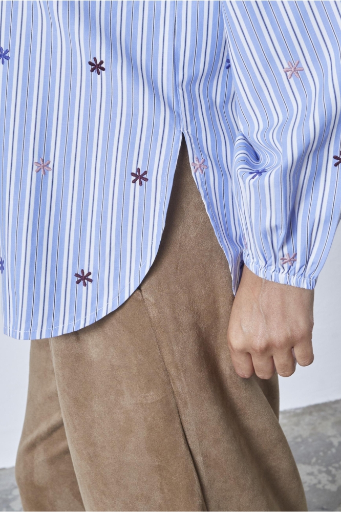 SisterS point blauwe dames blouse | Close up
