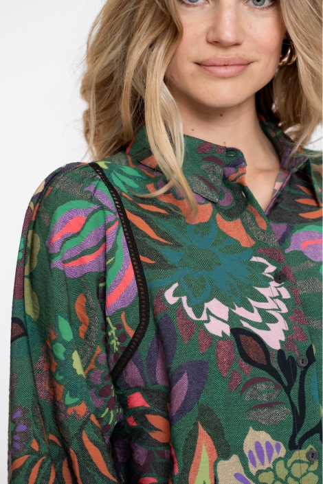Geisha groene dames blouse | Close up