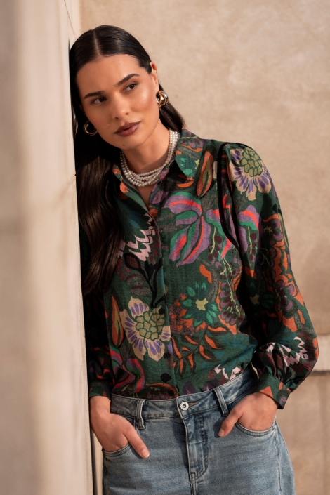 Geisha groene dames blouse | Sfeerbeeld, In situatie