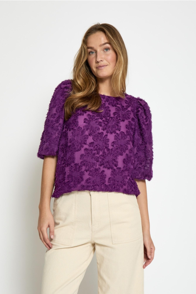 Peppercorn paarse dames blouse | Model vooraanzicht