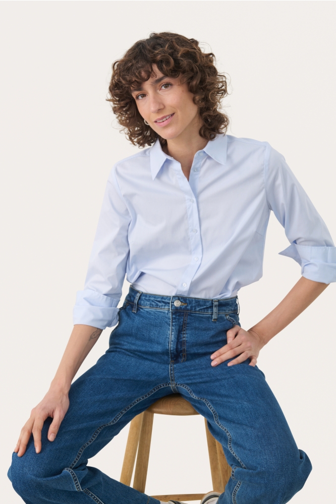 Part Two blauwe dames blouse | Model vooraanzicht