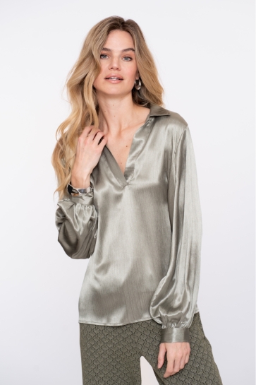 Geisha Blouse SATIJNACHTIGE BLOUSE MET V HALS 53530 14 Soft Green