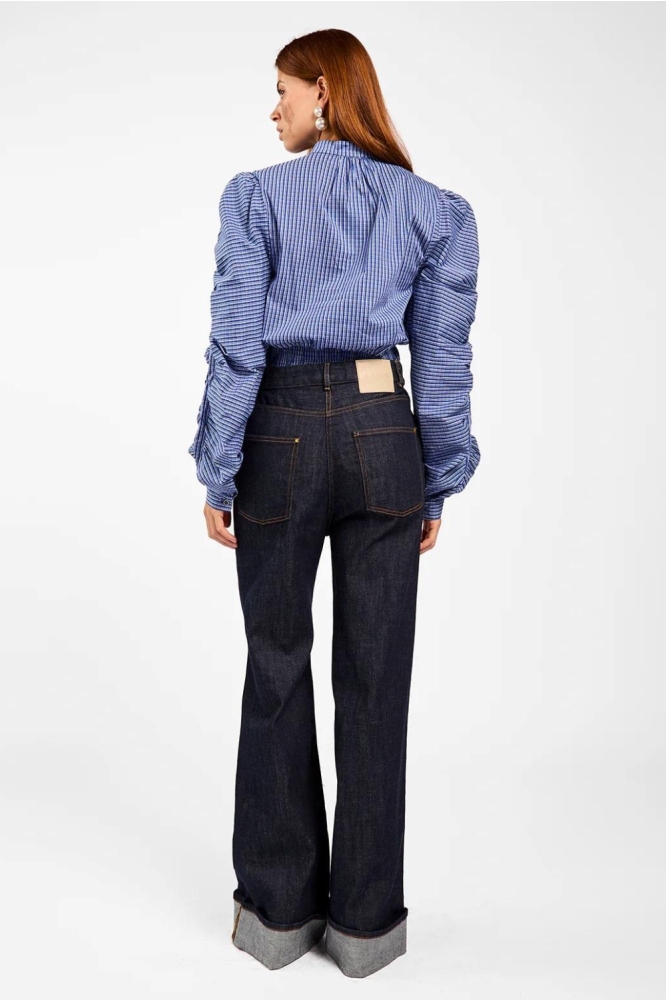 Aaiko blauwe dames blouse | Model achteraanzicht