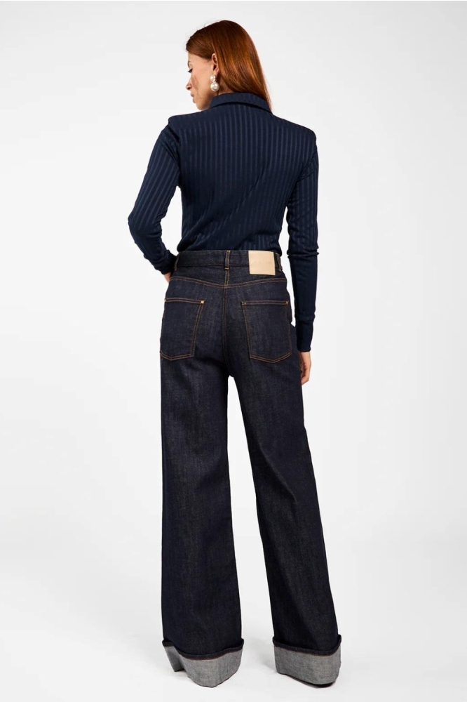 Aaiko blauwe dames blouse | Model achteraanzicht