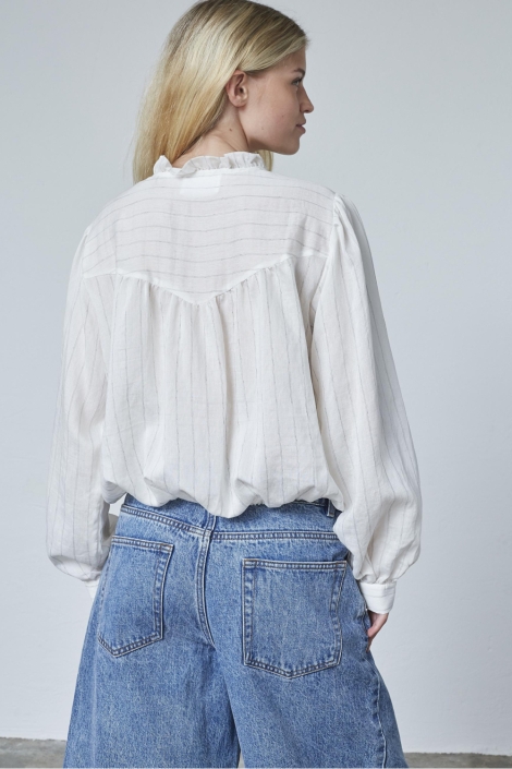 SisterS point witte dames blouse | Model achteraanzicht