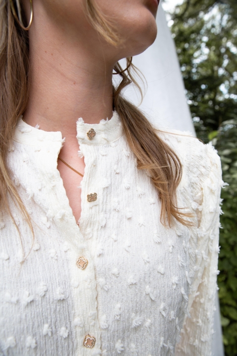 I-coni-K ecru dames blouse | Close up