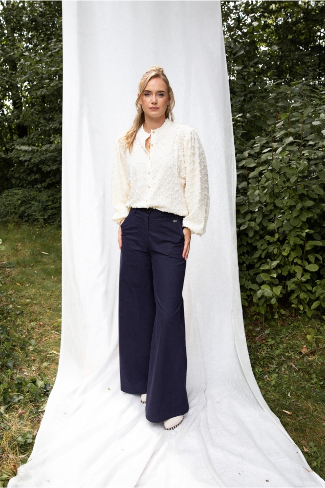 I-coni-K ecru dames blouse | 