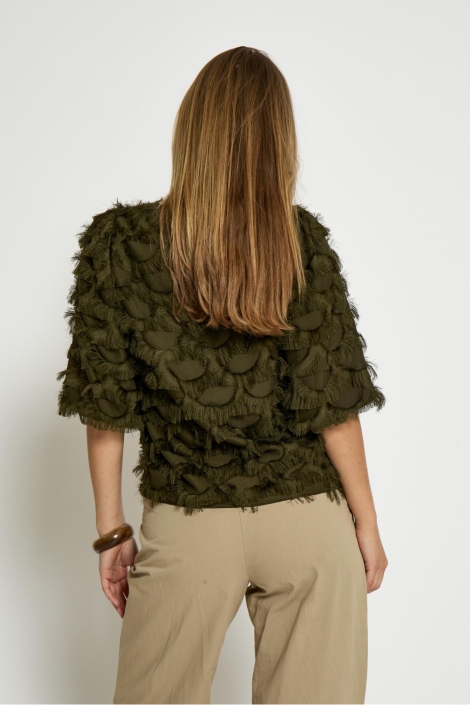 Peppercorn groene dames blouse | Model achteraanzicht