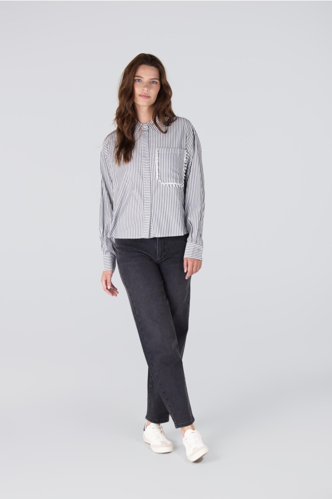 Juffrouw Jansen grijze dames blouse | Model
