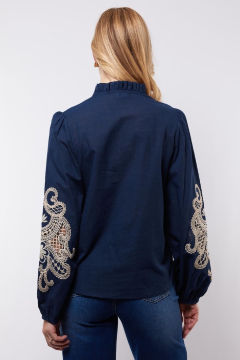C&S The Label blauwe dames blouse | Model achteraanzicht