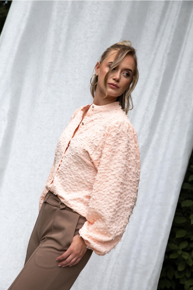I-coni-K roze dames blouse | Model vooraanzicht