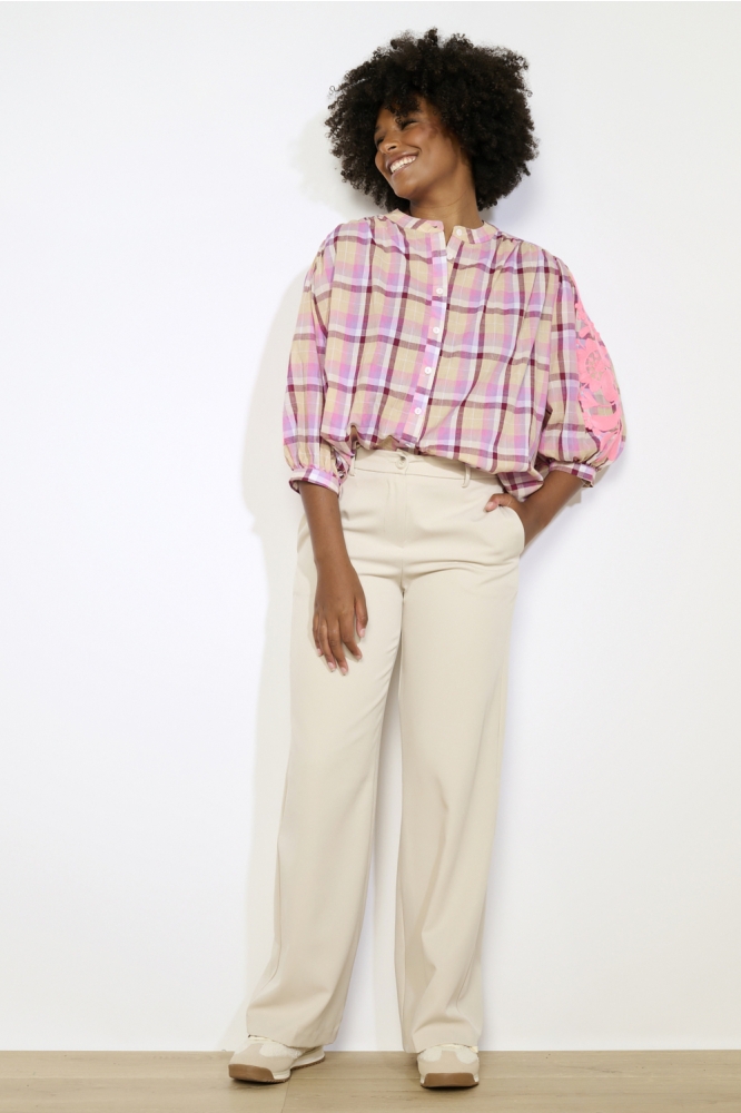 LolaLiza beige dames blouse | Model
