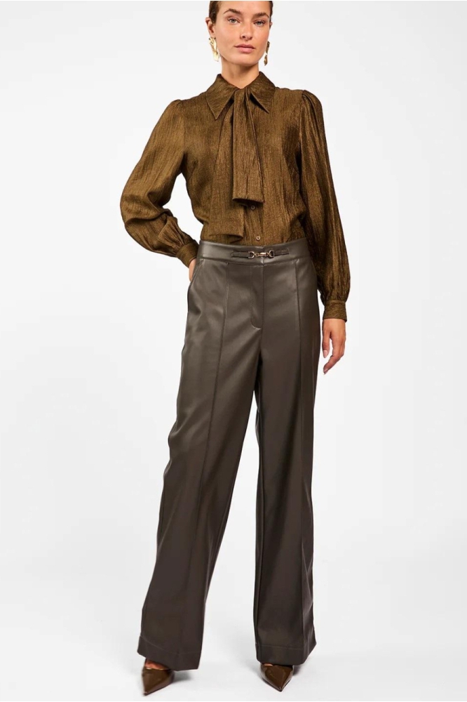 Aaiko groene dames blouse | Model