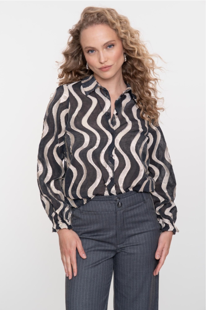 Geisha zwarte dames blouse | Model vooraanzicht